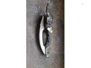 Used Front door handle 4-door, right Ford C-Max (DXA) 2.0 TDCi 16V Price on request offered by Autodemontage Joko B.V.