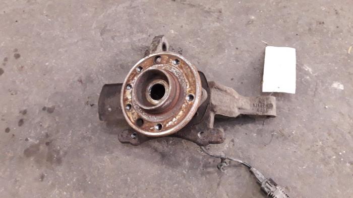 Knuckle, front right from a Opel Zafira (M75) 1.9 CDTI 2006