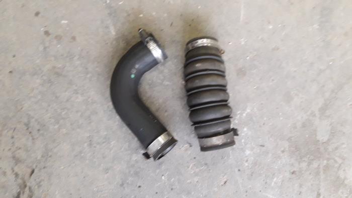 Gebrauchte Intercooler Schlauch Renault Clio III (BR/CR) 1.5 dCi 70 Preis auf Anfrage angeboten von Autodemontage Joko B.V.