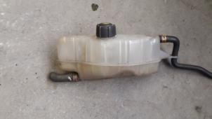 Used Expansion vessel Renault Clio III (BR/CR) 1.5 dCi 70 Price on request offered by Autodemontage Joko B.V.