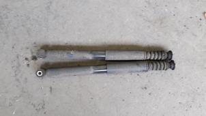 Used Shock absorber kit Renault Clio III (BR/CR) 1.5 dCi 70 Price on request offered by Autodemontage Joko B.V.