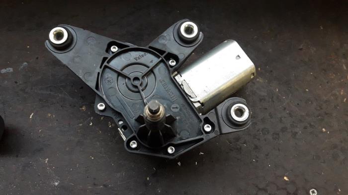 Rear wiper motor from a Renault Clio III (BR/CR) 1.5 dCi 70 2008