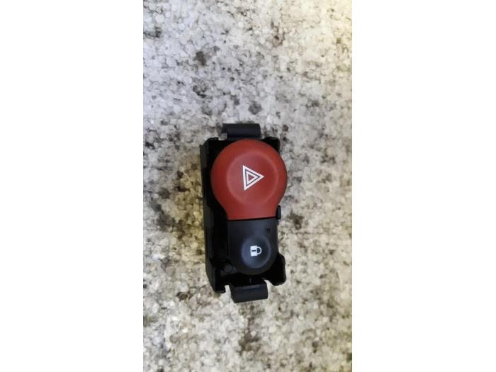 Panic lighting switch from a Renault Clio III (BR/CR) 1.5 dCi 70 2008