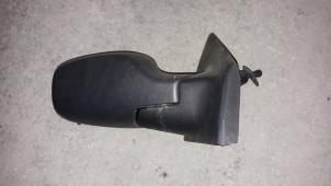Used Wing mirror, right Renault Clio III (BR/CR) 1.5 dCi 70 Price on request offered by Autodemontage Joko B.V.