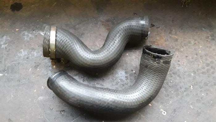 Gebrauchte Intercooler Schlauch Opel Astra H (L48) 1.7 CDTi 16V Preis auf Anfrage angeboten von Autodemontage Joko B.V.