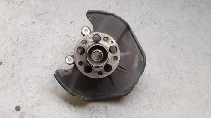 Knuckle, front right from a Mercedes-Benz B (W245,242) 2.0 B-180 CDI 16V 2007