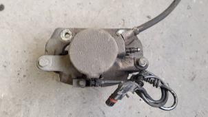 Used Front brake calliper, right Mercedes B (W245,242) 2.0 B-180 CDI 16V Price on request offered by Autodemontage Joko B.V.