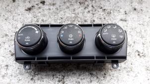 Używane Panel sterowania nagrzewnicy Dodge Nitro 2.8 CRD 16V 4x4 Cena na żądanie oferowane przez Autodemontage Joko B.V.