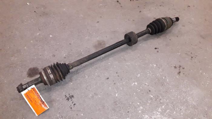 Front drive shaft, right from a Toyota Yaris (P1) 1.0 16V VVT-i 1999