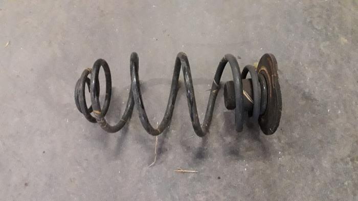 Schraubenfeder hinten van een Opel Astra H (L48) 1.7 CDTi 16V 2004