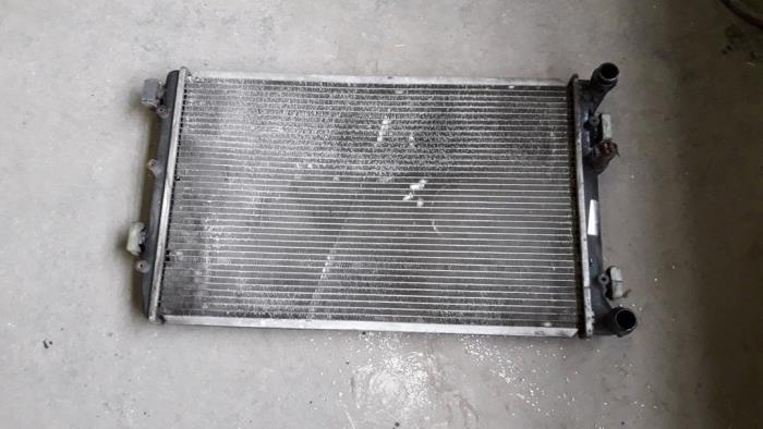 Usagé Radiateur Volkswagen Polo IV (9N1/2/3) 1.2 12V Prix sur demande proposé par Autodemontage Joko B.V.
