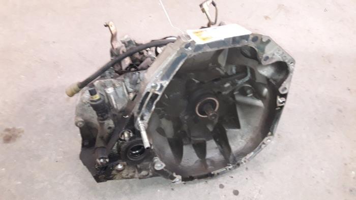 Gebrauchte Getriebe Renault Clio II Societe (SB) 1.5 dCi 68 Preis auf Anfrage angeboten von Autodemontage Joko B.V.
