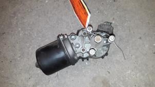 Used Front wiper motor Renault Clio II Societe (SB) 1.5 dCi 68 Price on request offered by Autodemontage Joko B.V.