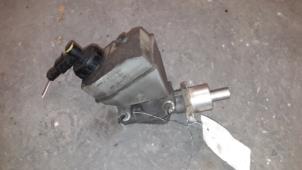Used Master cylinder Renault Clio II Societe (SB) 1.5 dCi 68 Price on request offered by Autodemontage Joko B.V.