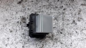 Used Heater resistor Renault Twingo II (CN) 1.5 dCi 90 FAP Price on request offered by Autodemontage Joko B.V.
