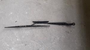 Used Front wiper arm Mazda Demio (DW) 1.3 16V Price on request offered by Autodemontage Joko B.V.
