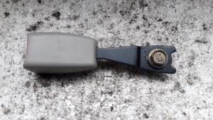 Used Front seatbelt buckle, right Mazda Demio (DW) 1.3 16V Price on request offered by Autodemontage Joko B.V.