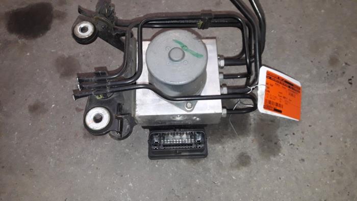ABS pump from a Ford S-Max (GBW) 1.8 TDCi 16V 2008
