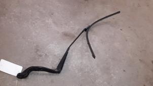 Used Front wiper arm Ford S-Max (GBW) 1.8 TDCi 16V Price on request offered by Autodemontage Joko B.V.