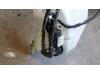 Windscreen washer pump from a Ford C-Max (DM2), 2007 / 2010 1.6 TDCi 16V 109, MPV, Diesel, 1.560cc, 80kW (109pk), FWD, G8DA; G8DB; G8DD, 2007-02 / 2010-09 2009