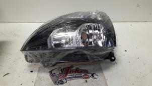 New Headlight, left Renault Clio II (BB/CB) 1.4 16V Price on request offered by Autodemontage Joko B.V.