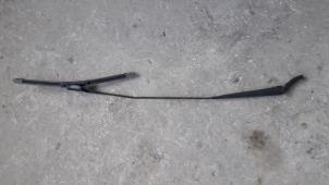 Used Front wiper arm Citroen Berlingo 1.6 Hdi 16V 90 Price on request offered by Autodemontage Joko B.V.