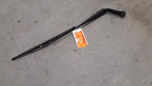 Used Front wiper arm Honda Logo (GA33) 1.3 Price on request offered by Autodemontage Joko B.V.