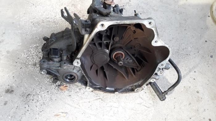 Usagé Boîte de vitesse Chrysler PT Cruiser 2.0 16V Prix sur demande proposé par Autodemontage Joko B.V.