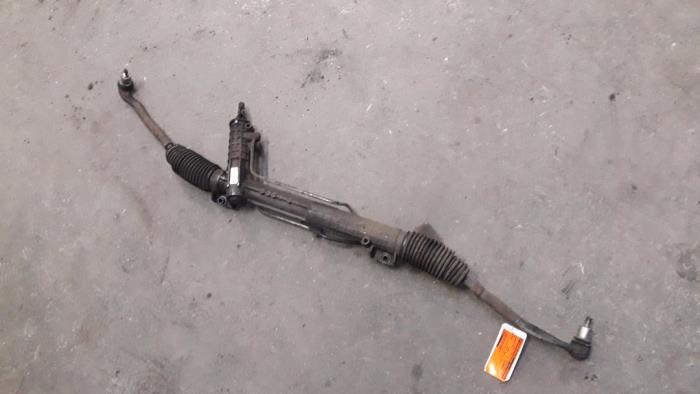 Power steering box from a BMW 5 serie Touring (E39) 530i 24V 2001