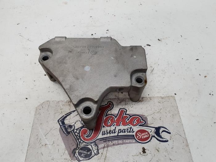 Usagé Support moteur Opel Ampera 1.4 16V Prix sur demande proposé par Autodemontage Joko B.V.
