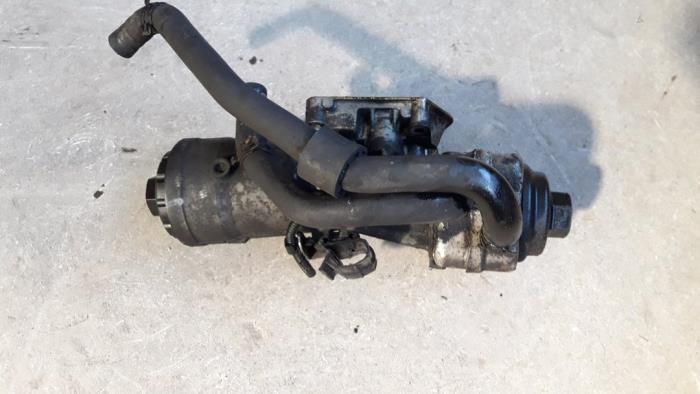Gebrauchte Ölfiltergehäuse Volkswagen Caddy III (2KA,2KH,2CA,2CH) 1.9 TDI Preis auf Anfrage angeboten von Autodemontage Joko B.V.