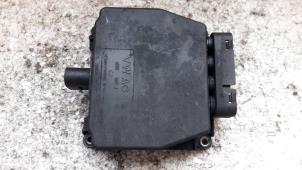 Used Vacuum relay Volkswagen Caddy III (2KA,2KH,2CA,2CH) 1.9 TDI Price on request offered by Autodemontage Joko B.V.