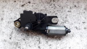 Used Rear wiper motor Volkswagen Caddy III (2KA,2KH,2CA,2CH) 1.9 TDI Price on request offered by Autodemontage Joko B.V.