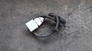 Used Camshaft sensor Volkswagen Caddy III (2KA,2KH,2CA,2CH) 1.9 TDI Price on request offered by Autodemontage Joko B.V.