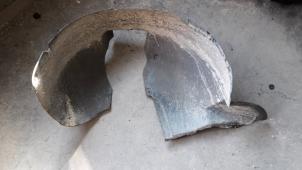 Used Wheel arch liner Volkswagen Caddy III (2KA,2KH,2CA,2CH) 1.9 TDI Price on request offered by Autodemontage Joko B.V.