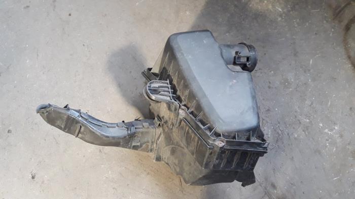 Begagnade Luftfilterhus Ford Mondeo IV Wagon 1.8 TDCi 125 16V Pris på förfrågan erbjuds av Autodemontage Joko B.V.