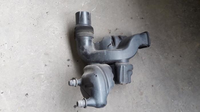 Gebrauchte Luftfiltergehäuse Chrysler 300 C Touring 3.0 CRD 24V Preis auf Anfrage angeboten von Autodemontage Joko B.V.