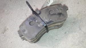 Used Front brake pad Volkswagen Crafter 2.5 TDI 30/32/35 Price on request offered by Autodemontage Joko B.V.