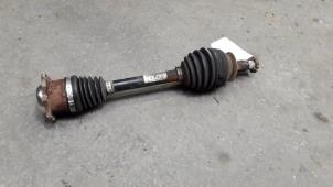 Used Front drive shaft, left Volkswagen Polo IV (9N1/2/3) 1.4 TDI 80 Price on request offered by Autodemontage Joko B.V.