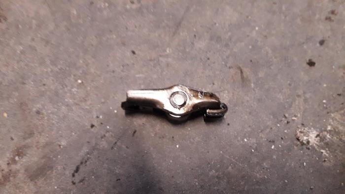 Gebrauchte Kipphebel BMW 3 serie Touring (F31) 318d 2.0 16V Preis auf Anfrage angeboten von Autodemontage Joko B.V.