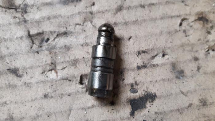 Gebrauchte Ventilstößel BMW 3 serie Touring (F31) 318d 2.0 16V Preis auf Anfrage angeboten von Autodemontage Joko B.V.