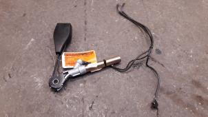 Used Seatbelt tensioner, left Renault Clio II (BB/CB) 1.6 16V Price on request offered by Autodemontage Joko B.V.