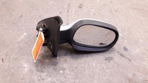 Used Wing mirror, right Renault Clio II (BB/CB) 1.6 16V Price on request offered by Autodemontage Joko B.V.