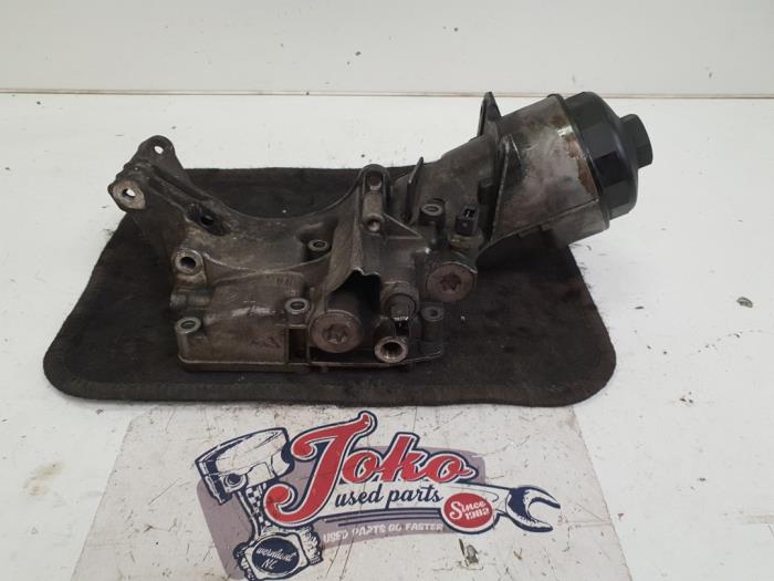 Gebrauchte Ölfiltergehäuse BMW X5 (E53) 3.0 24V Preis auf Anfrage angeboten von Autodemontage Joko B.V.