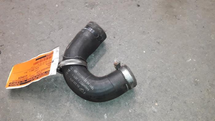 Gebrauchte Intercooler Schlauch Opel Meriva (A) 1.7 CDTI 16V Preis auf Anfrage angeboten von Autodemontage Joko B.V.