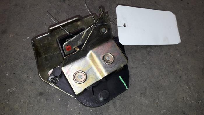 Sliding door lock mechanism, left from a Peugeot Partner Combispace 1.6 HDI 90 16V 2006
