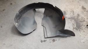 Used Wheel arch liner Volkswagen Caddy III (2KA,2KH,2CA,2CH) 2.0 SDI Price on request offered by Autodemontage Joko B.V.