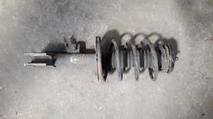 Used Front shock absorber rod, right Peugeot 307 SW (3H) 1.6 HDi 16V Price on request offered by Autodemontage Joko B.V.