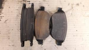 Used Front brake pad Peugeot 307 SW (3H) 1.6 HDi 16V Price on request offered by Autodemontage Joko B.V.