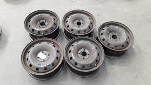 Used Set of wheels Renault Scenic Price on request offered by Autodemontage Joko B.V.